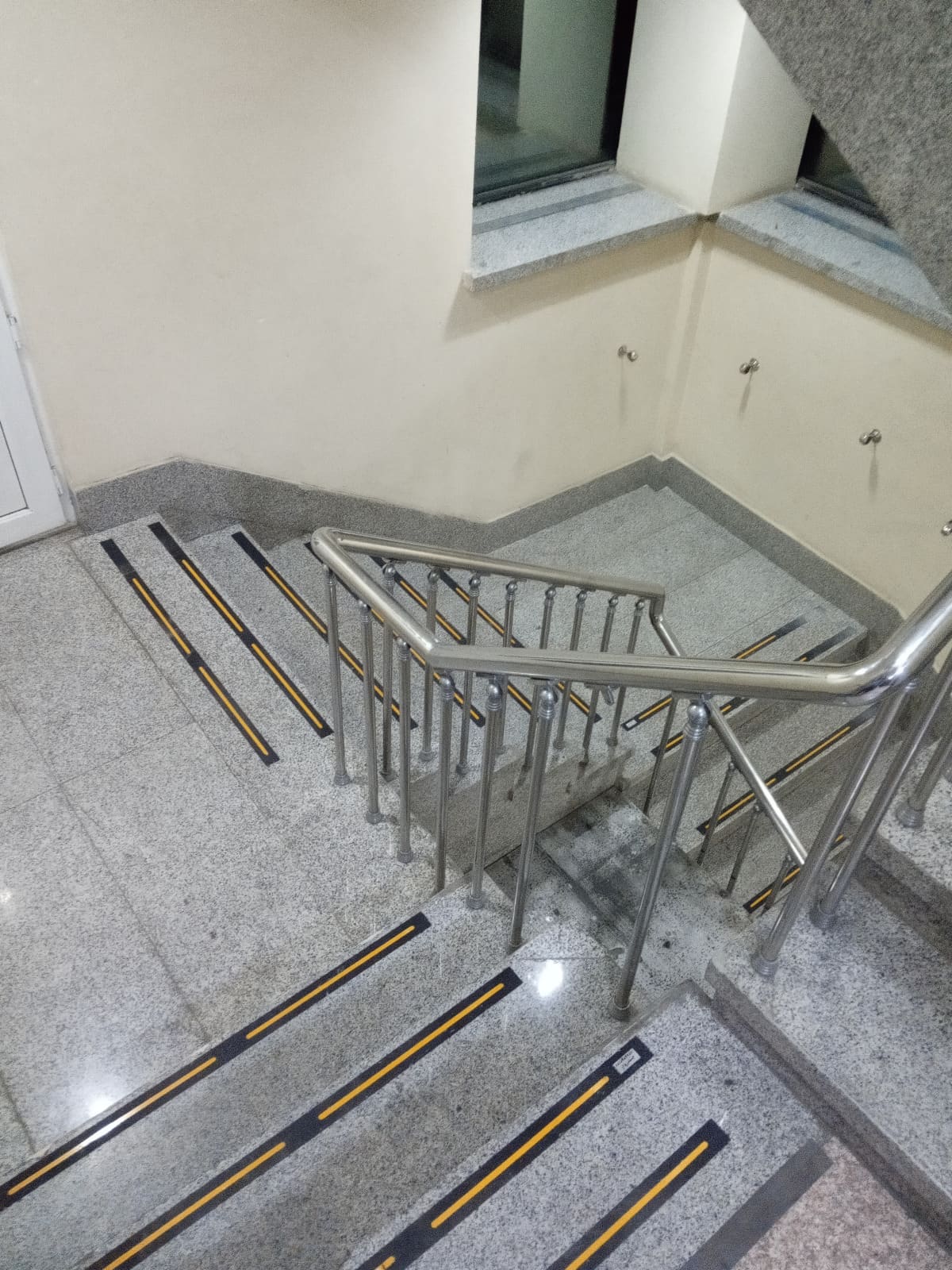 ترمز پله کمبینایان
